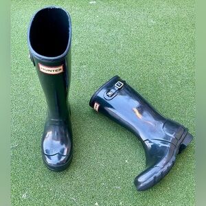 Hunter Original Kids Gloss Rain Boots in a size UK 2 US: 3B / 4G Black